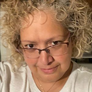 Meet your Posher, Rosaelia